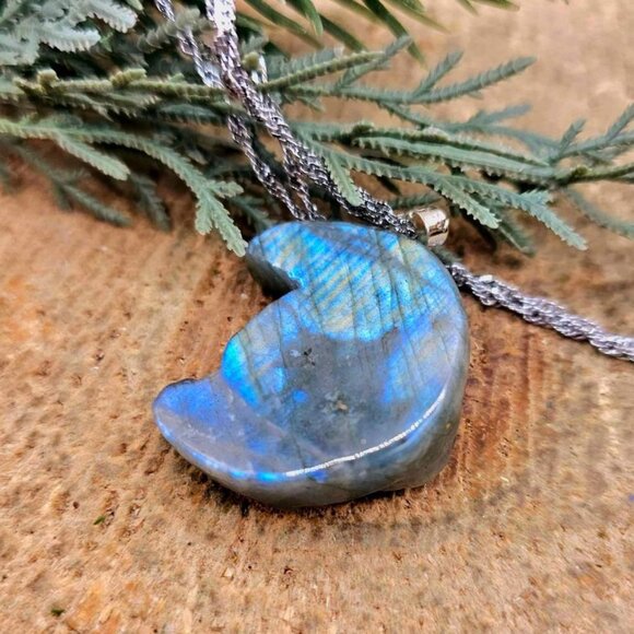 Nature Labradorite Carved Flashy Sleeping Rabbit On  Moon Pendant Necklace - Picture 4 of 10